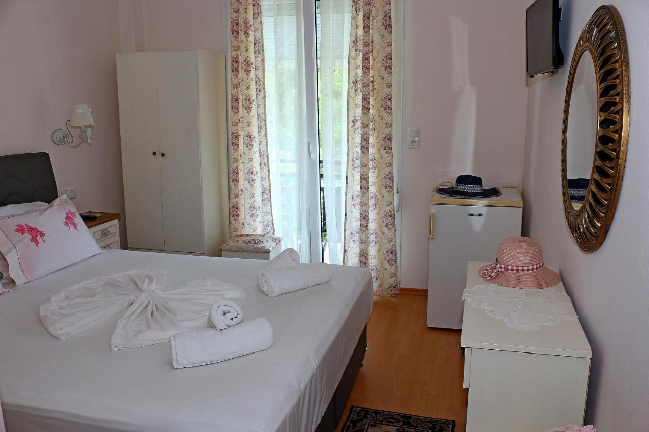 Kristal Hotel Prínos Buitenkant foto
