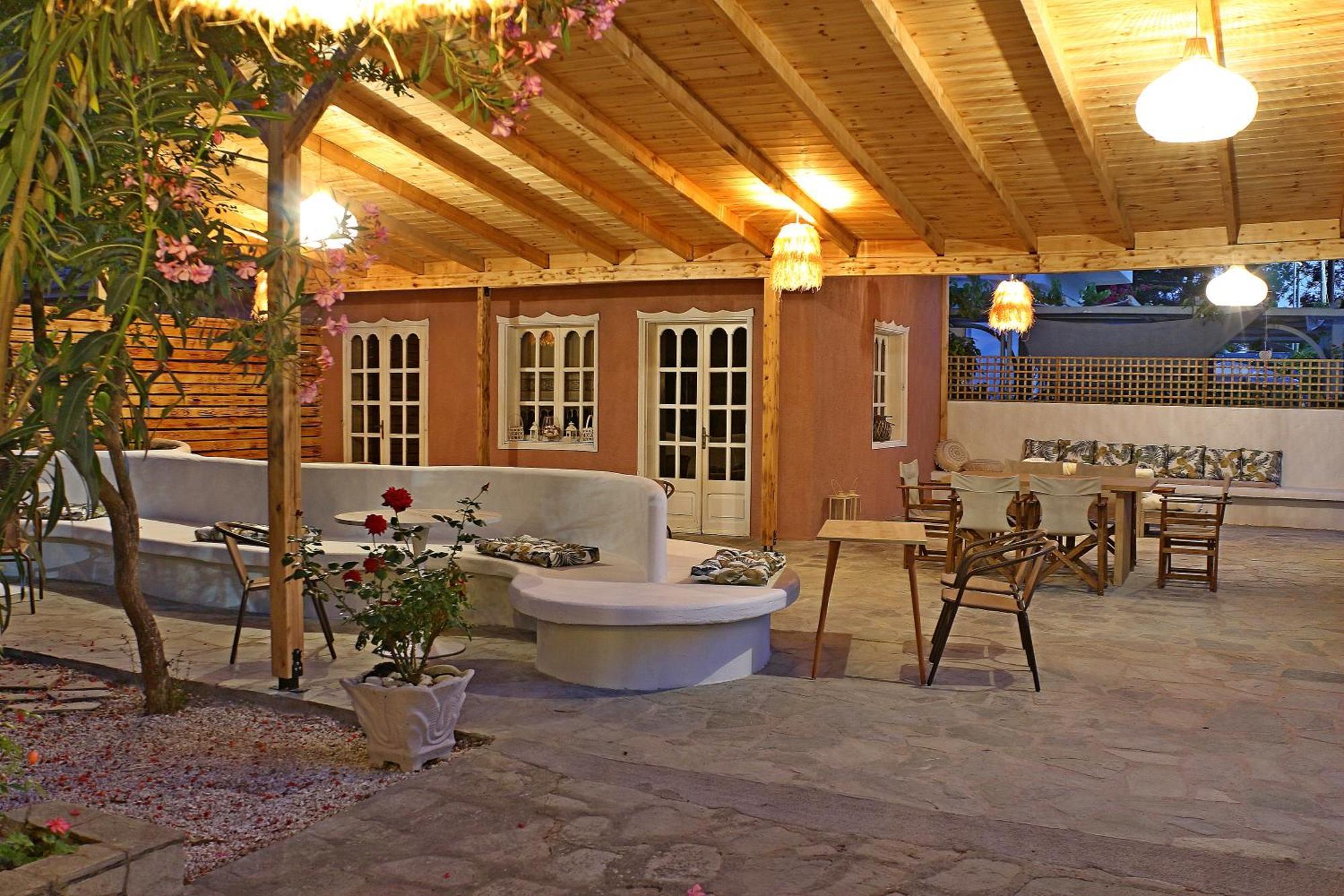 Kristal Hotel Prínos Buitenkant foto