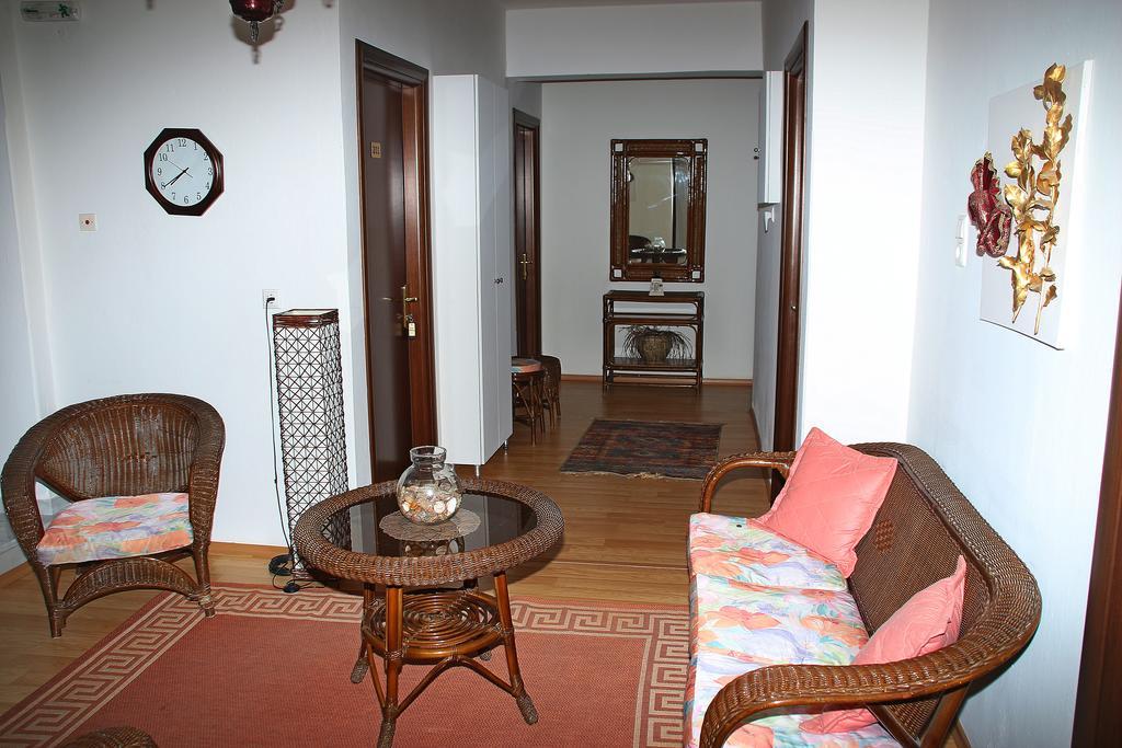 Kristal Hotel Prínos Buitenkant foto